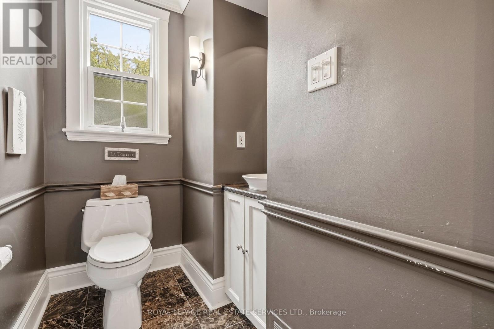 347 Douglas Avenue, Oakville, Ontario  L6J 3S7 - Photo 19 - W12965588