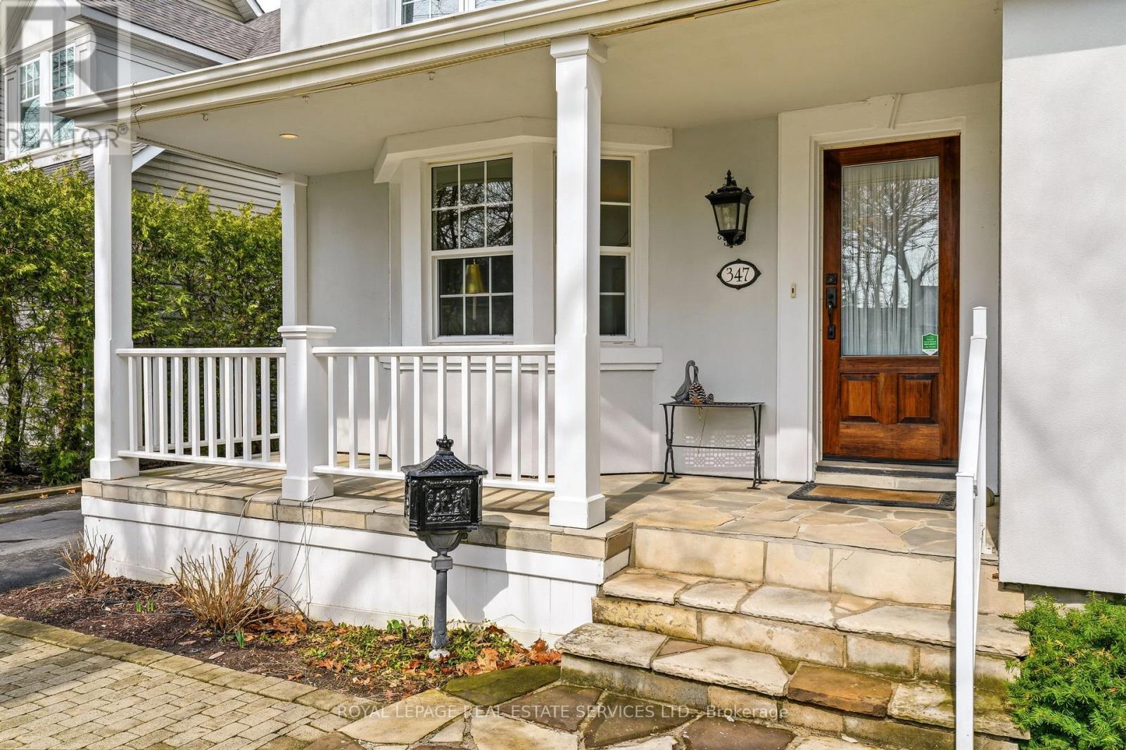 347 Douglas Avenue, Oakville, Ontario  L6J 3S7 - Photo 2 - W12965588