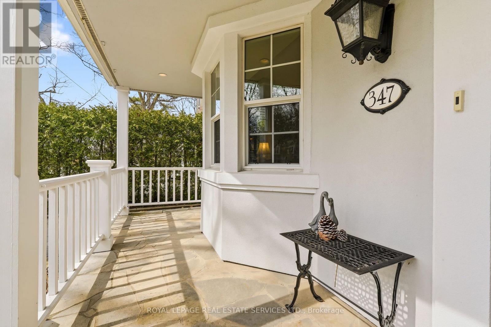 347 Douglas Avenue, Oakville, Ontario  L6J 3S7 - Photo 3 - W12965588