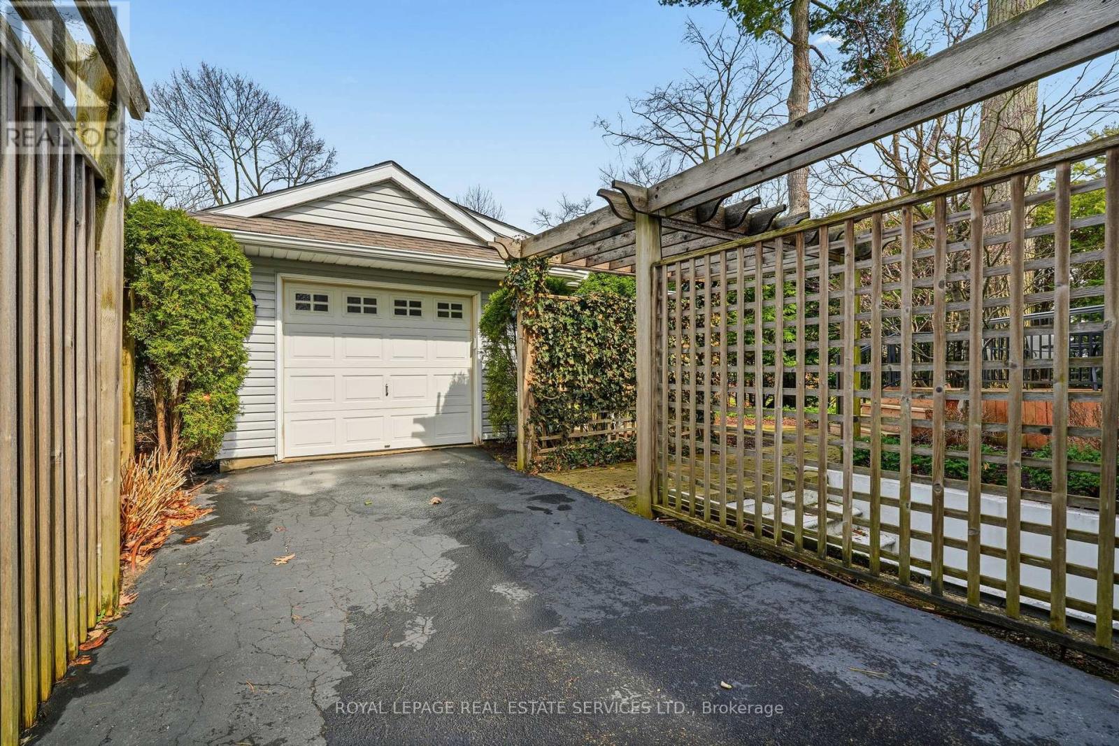 347 Douglas Avenue, Oakville, Ontario  L6J 3S7 - Photo 50 - W12965588