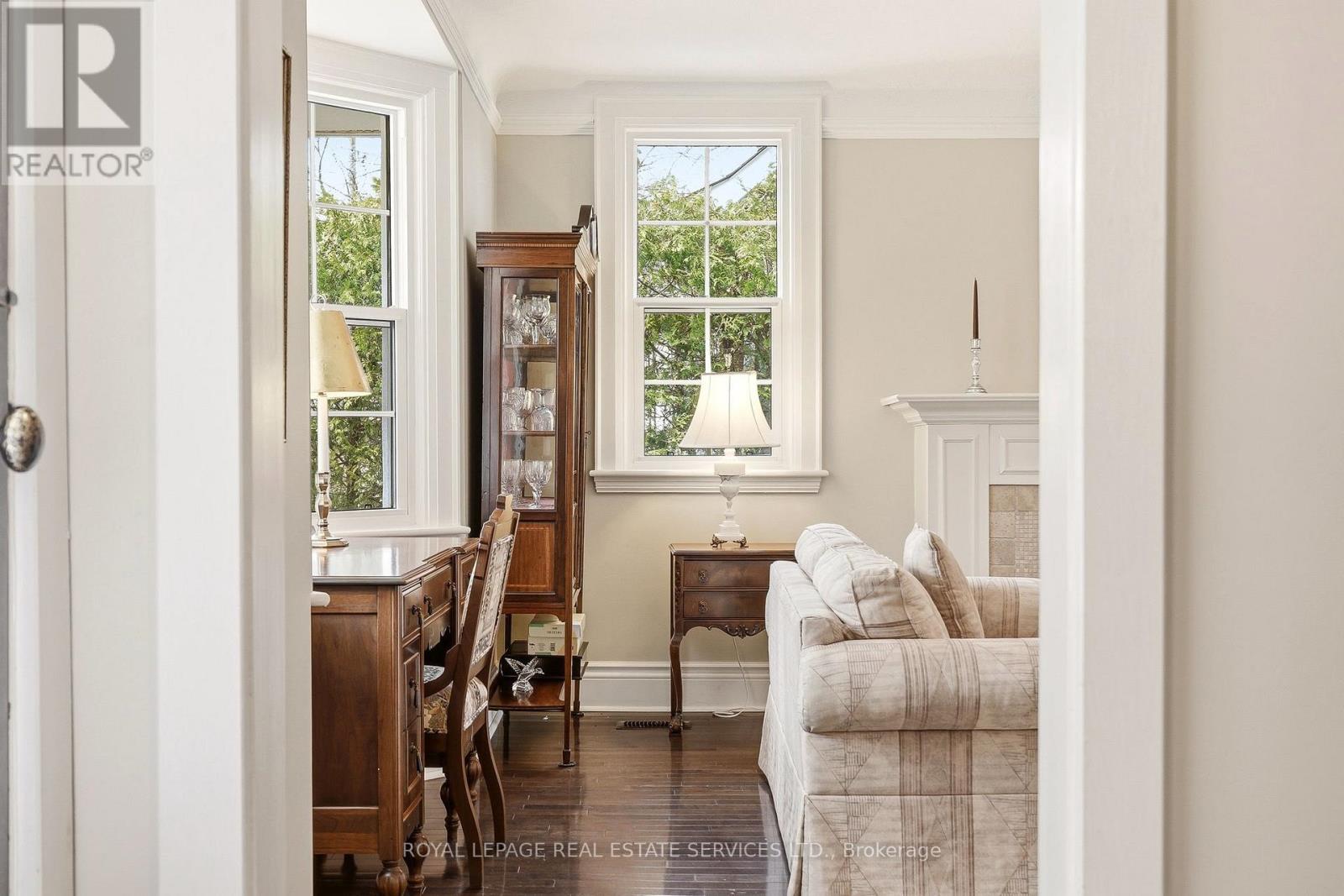 347 Douglas Avenue, Oakville, Ontario  L6J 3S7 - Photo 8 - W12965588