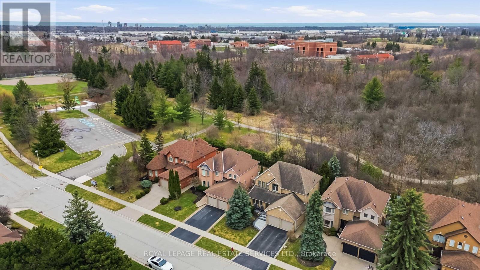 2208 Brays Lane, Oakville, Ontario  L6M 3J7 - Photo 43 - W12965616