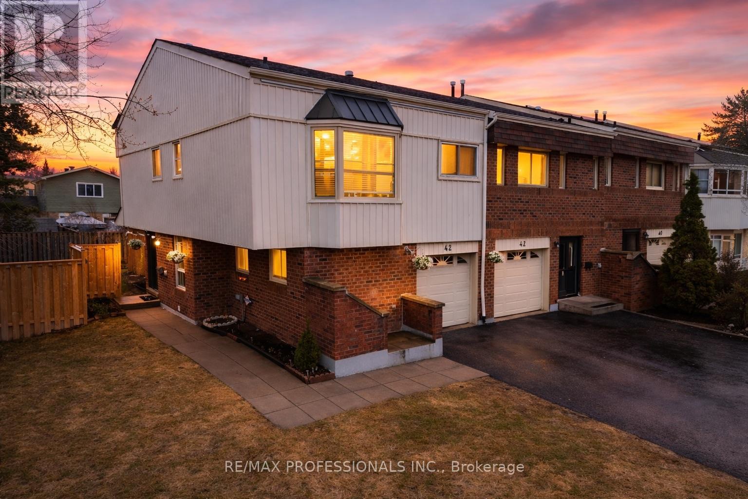 Th42 - 6520 Corfu Road, Mississauga, Ontario  L5N 3B4 - Photo 2 - W12965620