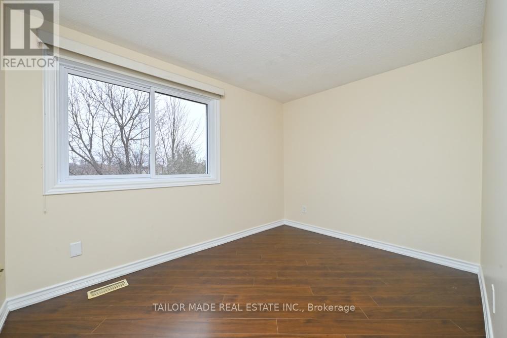 17 Hyde Park Court, Brampton, Ontario  L6S 1Y6 - Photo 17 - W12965630