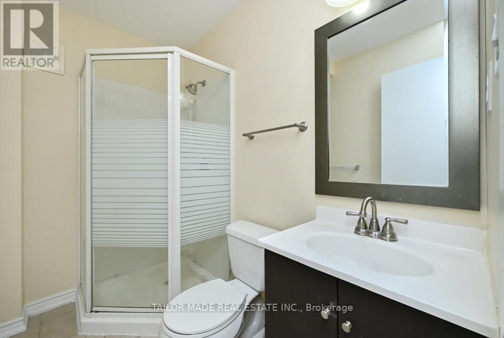 17 Hyde Park Court, Brampton, Ontario  L6S 1Y6 - Photo 20 - W12965630