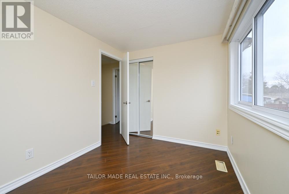 17 Hyde Park Court, Brampton, Ontario  L6S 1Y6 - Photo 22 - W12965630