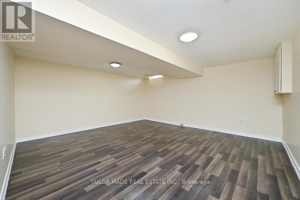 17 Hyde Park Court, Brampton, Ontario  L6S 1Y6 - Photo 23 - W12965630