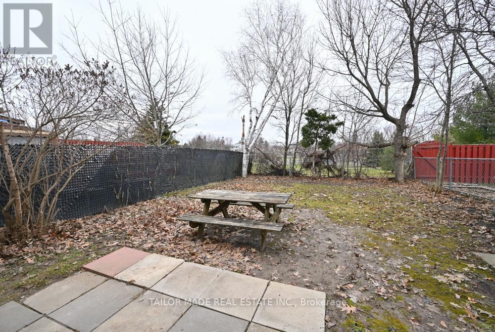 17 Hyde Park Court, Brampton, Ontario  L6S 1Y6 - Photo 27 - W12965630