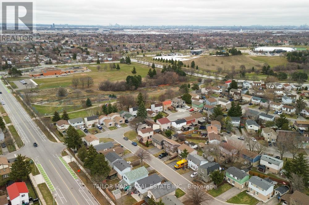 17 Hyde Park Court, Brampton, Ontario  L6S 1Y6 - Photo 31 - W12965630