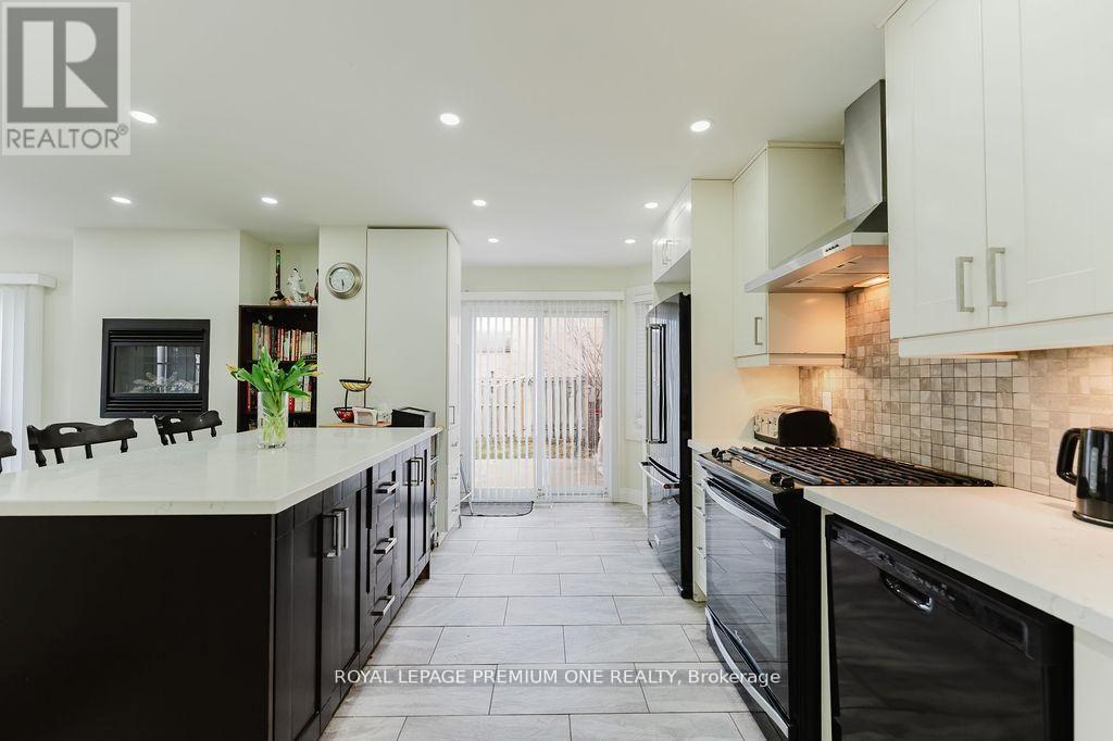 25 Sir Lancelot Court, Caledon, Ontario  L7E 1N3 - Photo 11 - W12965632