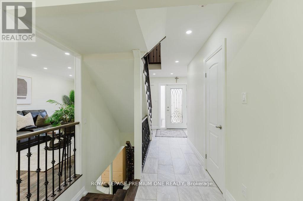 25 Sir Lancelot Court, Caledon, Ontario  L7E 1N3 - Photo 17 - W12965632