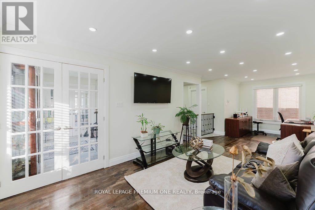 25 Sir Lancelot Court, Caledon, Ontario  L7E 1N3 - Photo 4 - W12965632