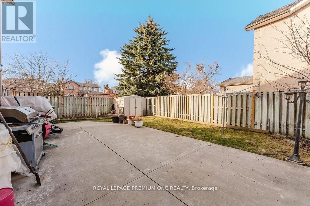 25 Sir Lancelot Court, Caledon, Ontario  L7E 1N3 - Photo 47 - W12965632