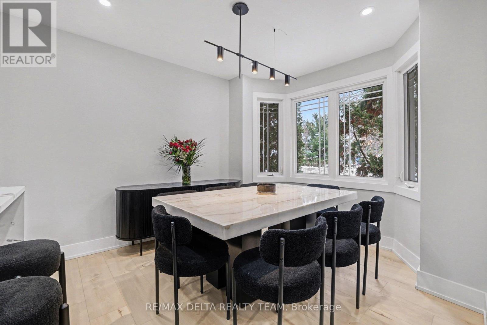 1465 Mcrobie Avenue, Ottawa, Ontario  K1H 7E2 - Photo 5 - X12812334