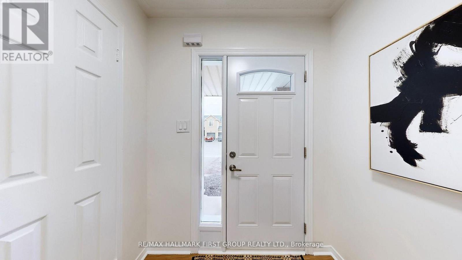 101 Creekwood Crescent, Whitby, Ontario  L1R 2K1 - Photo 5 - E12965994