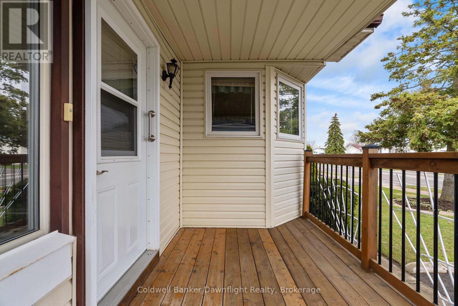 43 Redford Drive, South Huron, Ontario  N0M 1S3 - Photo 6 - X12965676