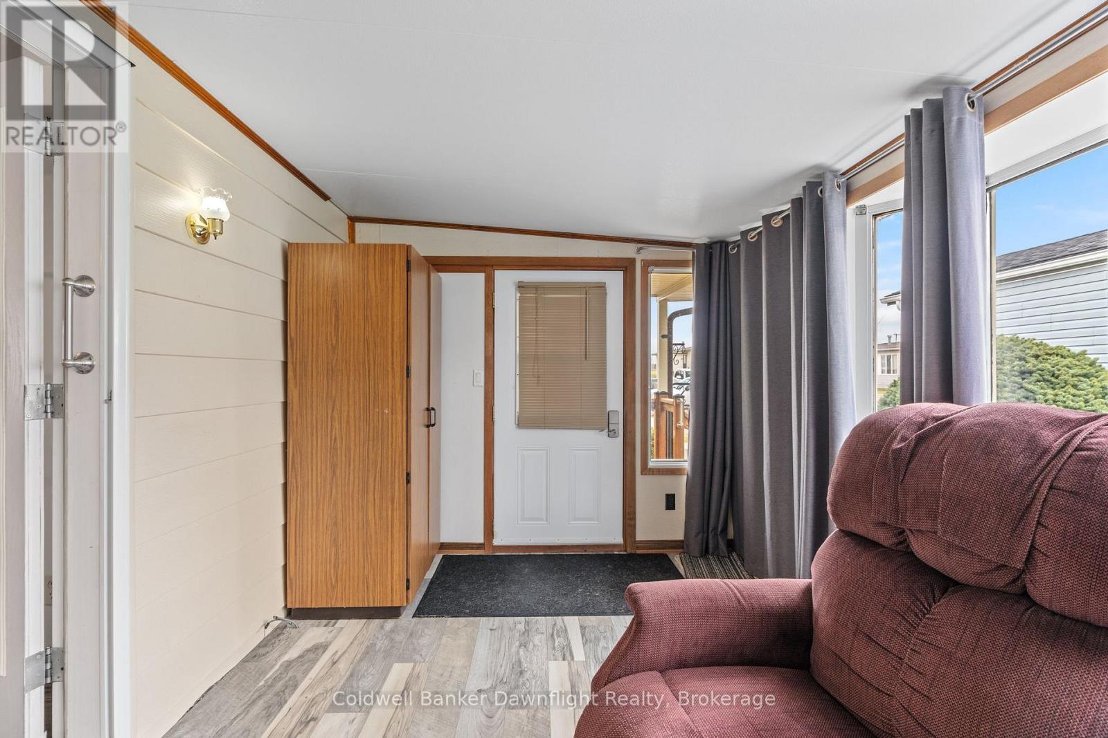 43 Redford Drive, South Huron, Ontario  N0M 1S3 - Photo 8 - X12965676