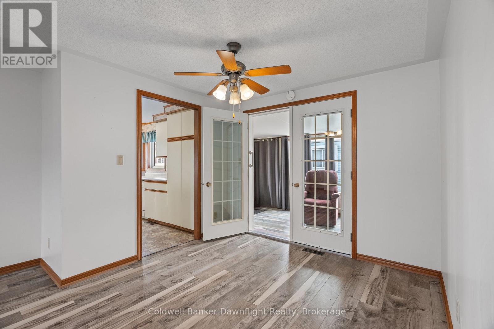 43 Redford Drive, South Huron, Ontario  N0M 1S3 - Photo 9 - X12965676