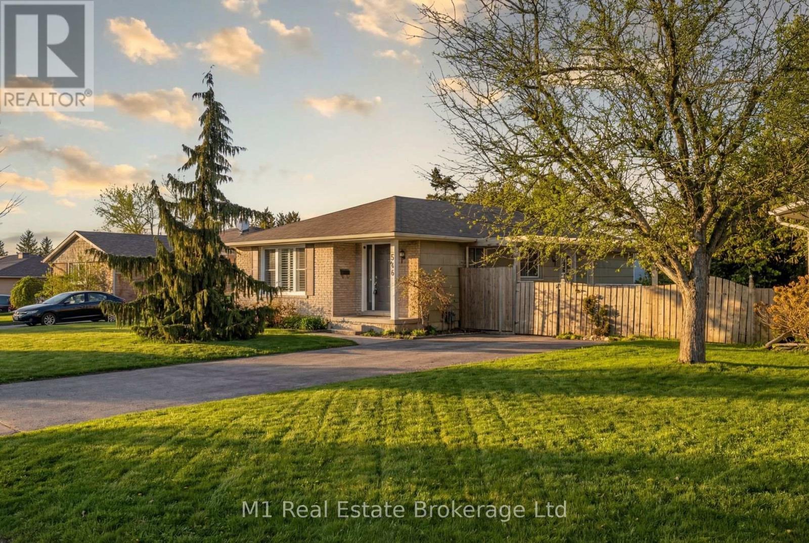 506 Mctavish Street, Centre Wellington, Ontario  N1M 3C7 - Photo 2 - X12965884