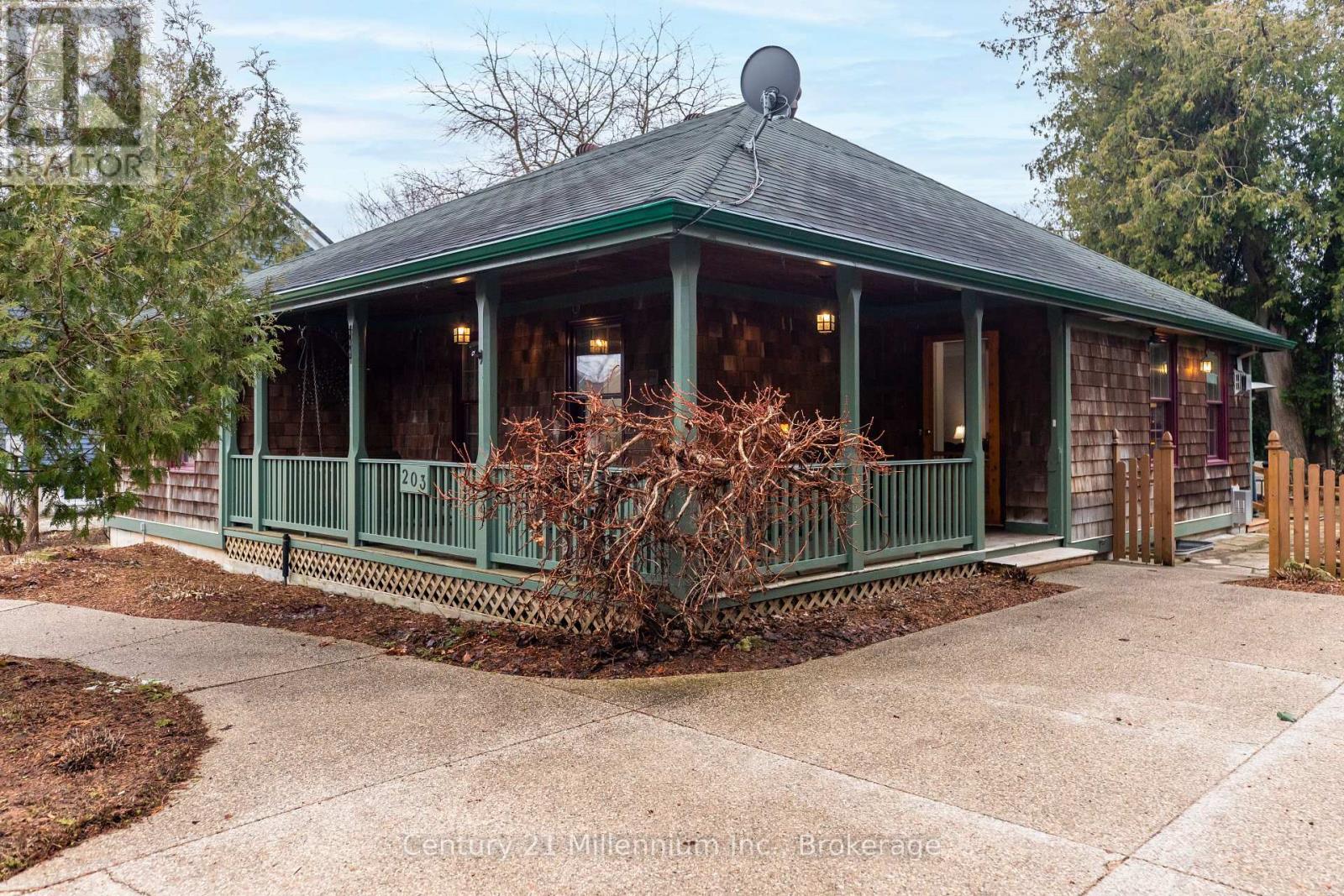 203 Summerhill Road, Saugeen Shores, Ontario N0H 2L0 - Photo 12 - X12965942