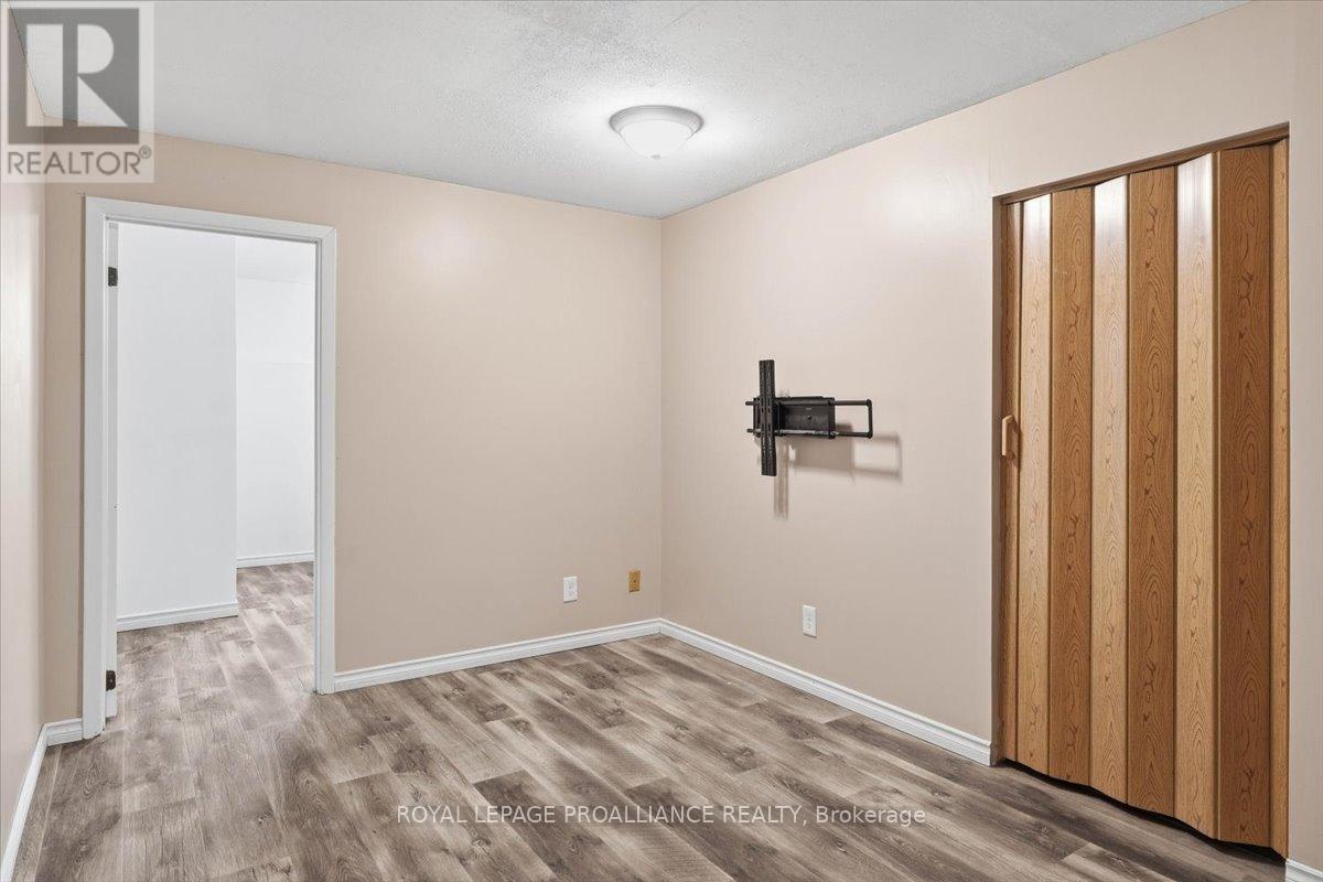 8 Loraine Avenue, Quinte West, Ontario  K8V 6M1 - Photo 13 - X12965690