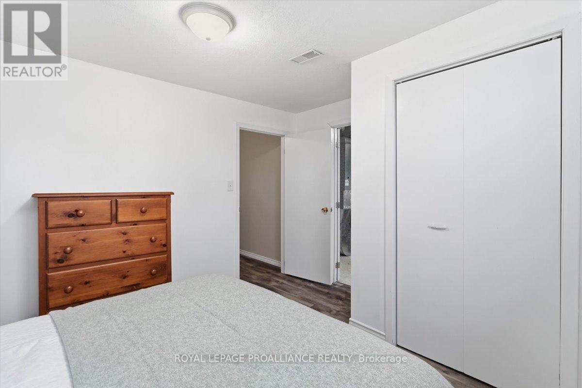 8 Loraine Avenue, Quinte West, Ontario  K8V 6M1 - Photo 16 - X12965690