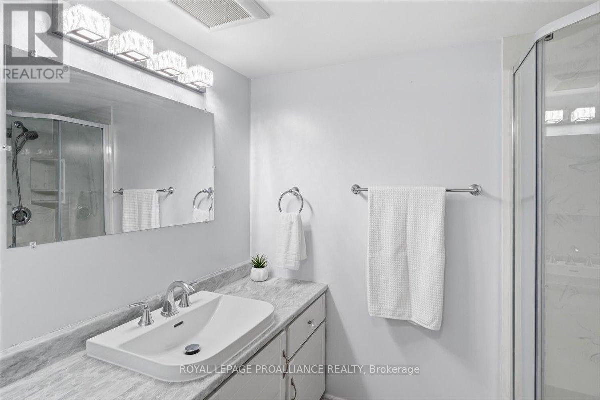 8 Loraine Avenue, Quinte West, Ontario  K8V 6M1 - Photo 17 - X12965690