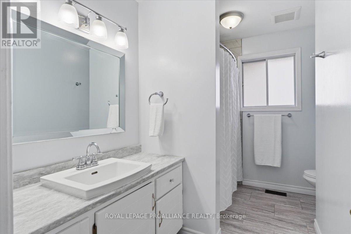 8 Loraine Avenue, Quinte West, Ontario  K8V 6M1 - Photo 21 - X12965690