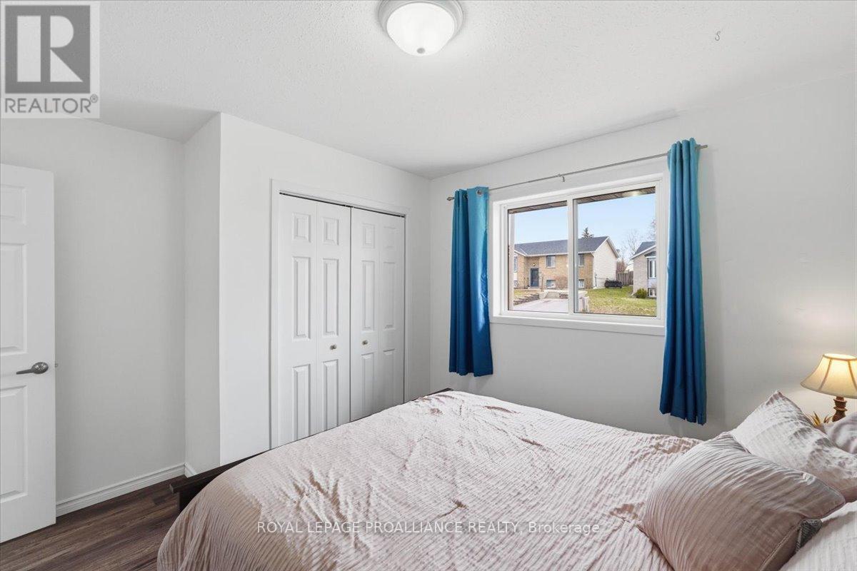 8 Loraine Avenue, Quinte West, Ontario  K8V 6M1 - Photo 26 - X12965690