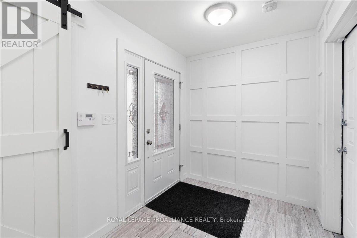 8 Loraine Avenue, Quinte West, Ontario  K8V 6M1 - Photo 5 - X12965690