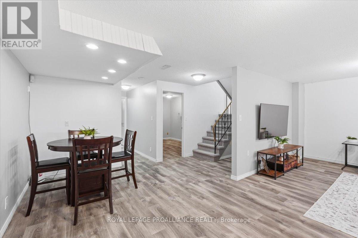 8 Loraine Avenue, Quinte West, Ontario  K8V 6M1 - Photo 9 - X12965690