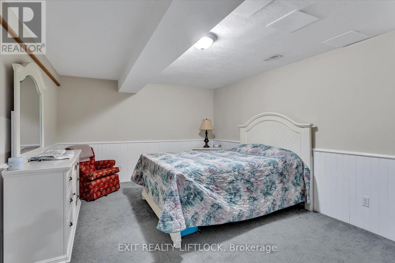 25 Balsam Road, Kawartha Lakes, Ontario  K9V 4R6 - Photo 29 - X12965764