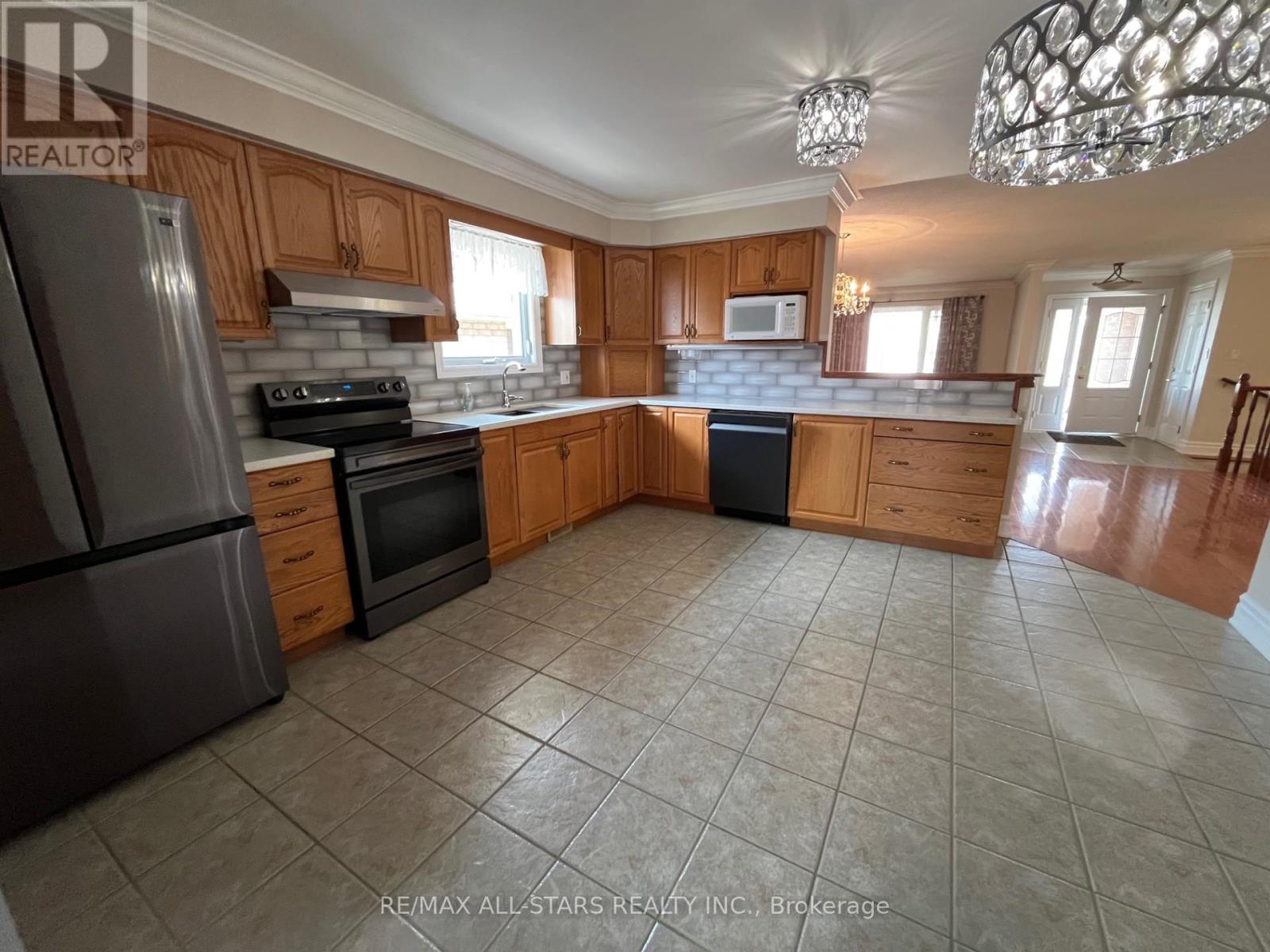 383 Wallace Drive, Kawartha Lakes, Ontario  K9V 6K7 - Photo 6 - X12965950