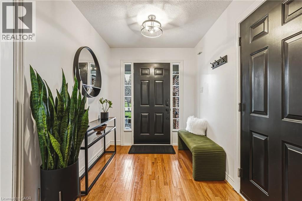 980 Glen View Avenue, Burlington, Ontario  L7T 3Y6 - Photo 3 - 40817839