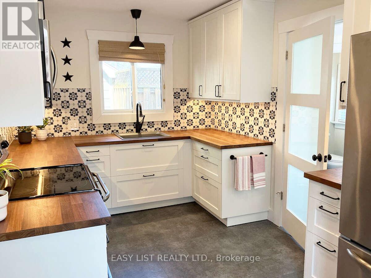 433 Davis Street, Port Colborne, Ontario  L3K 1Z7 - Photo 4 - X12965454