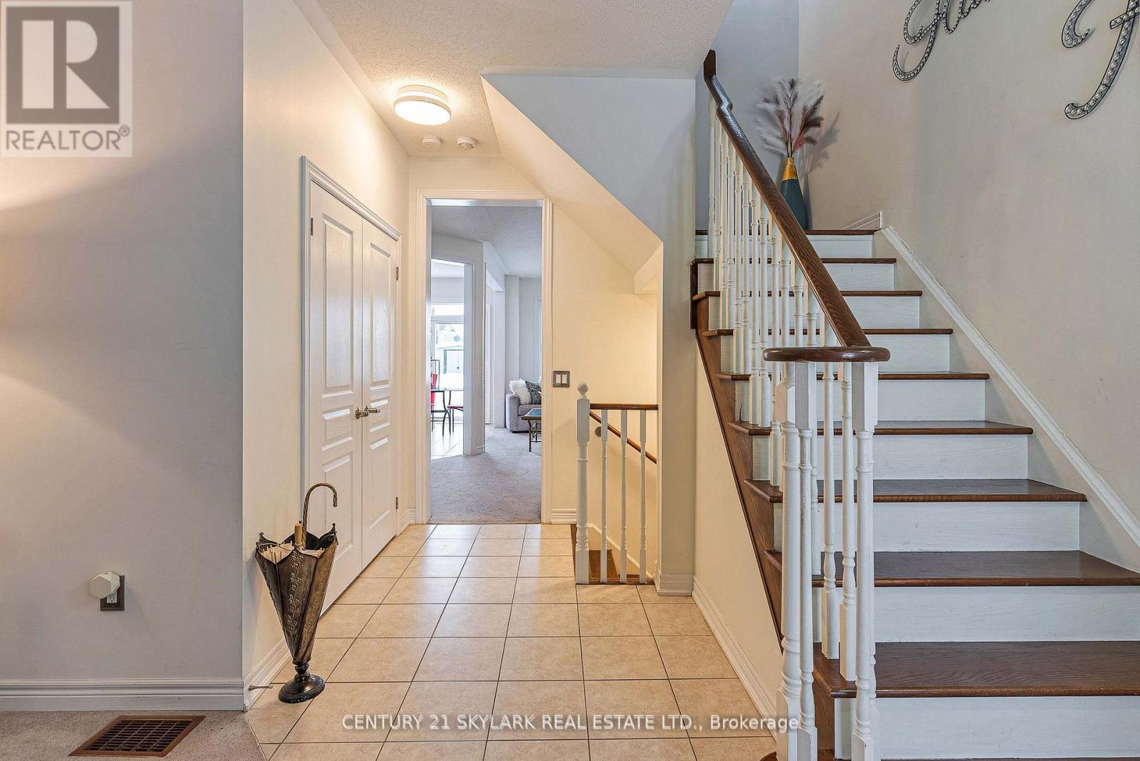 336 Col Phillips Drive, Shelburne, Ontario  L9V 3W1 - Photo 6 - X12965484