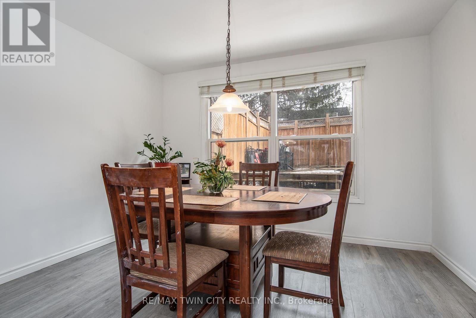 135 Vintage Crescent, Kitchener, Ontario  N2P 1L1 - Photo 15 - X12965512