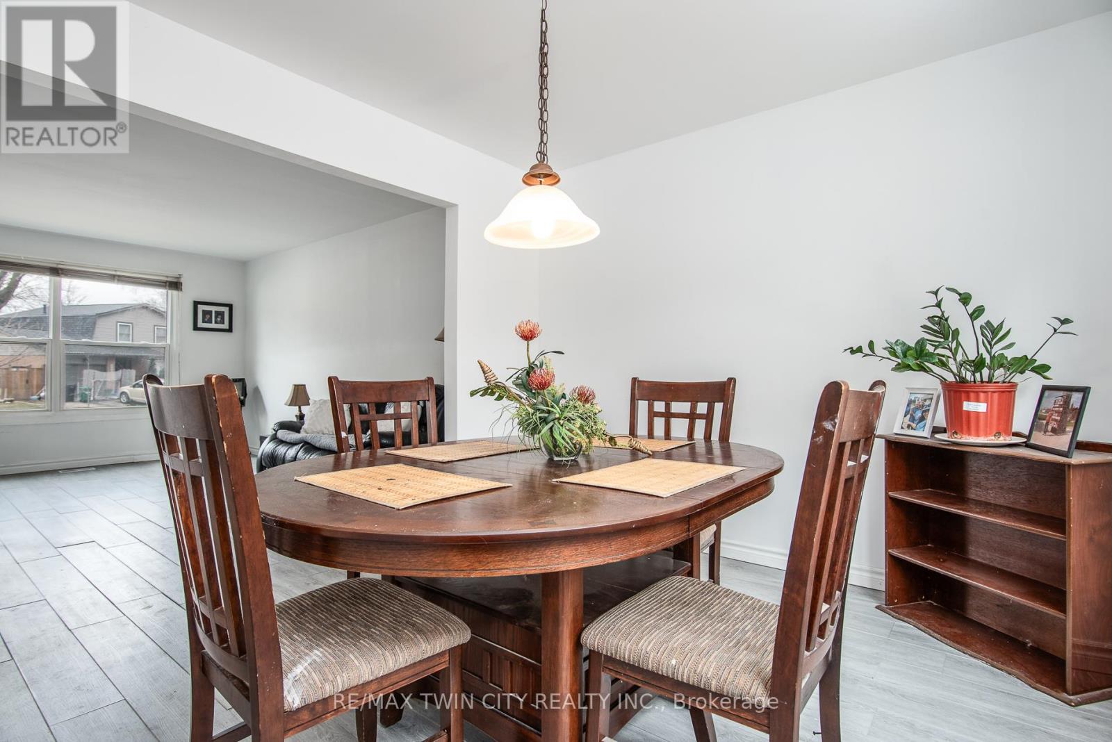 135 Vintage Crescent, Kitchener, Ontario  N2P 1L1 - Photo 17 - X12965512