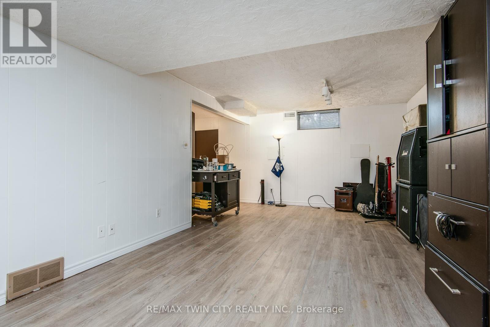 135 Vintage Crescent, Kitchener, Ontario  N2P 1L1 - Photo 40 - X12965512