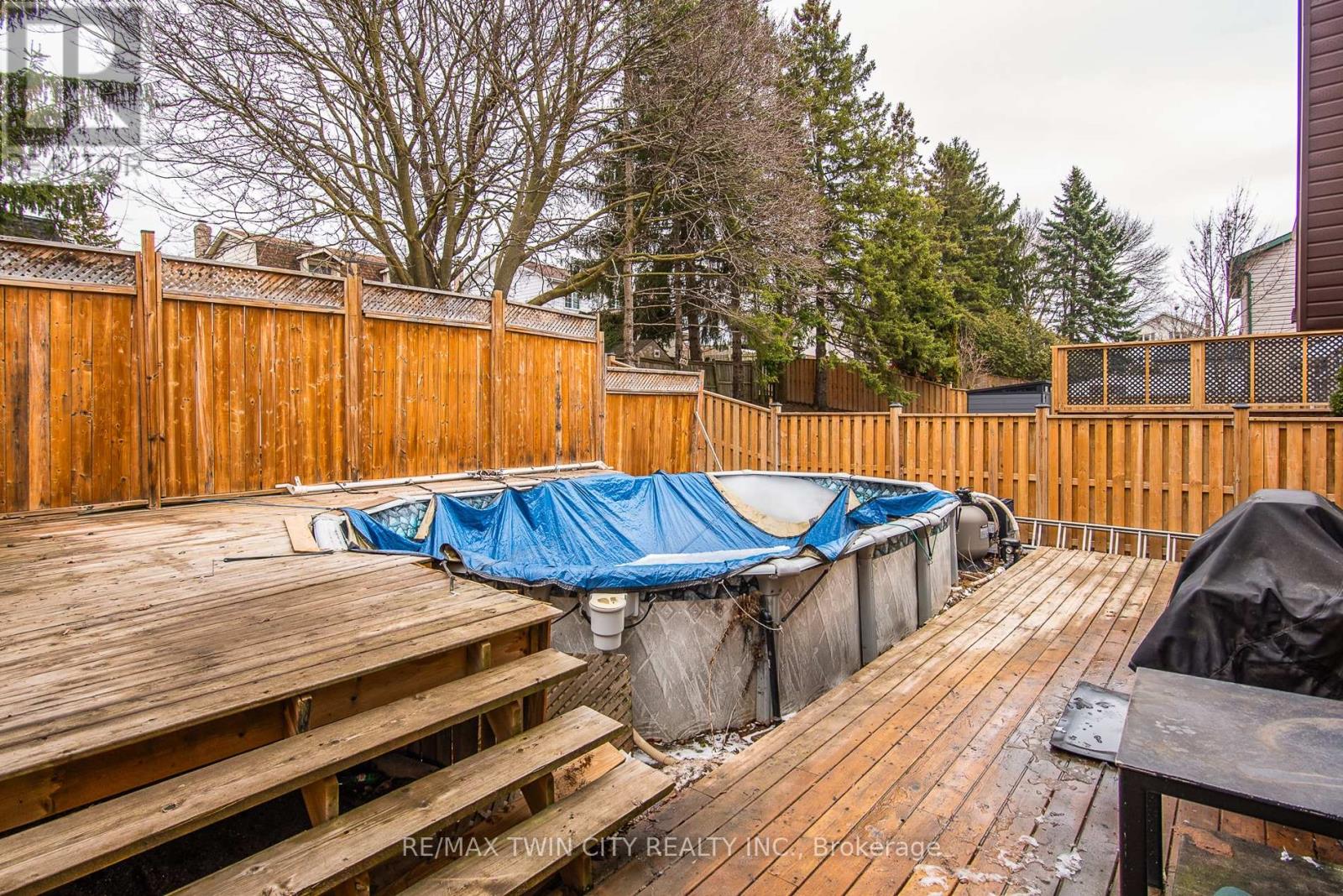 135 Vintage Crescent, Kitchener, Ontario  N2P 1L1 - Photo 42 - X12965512