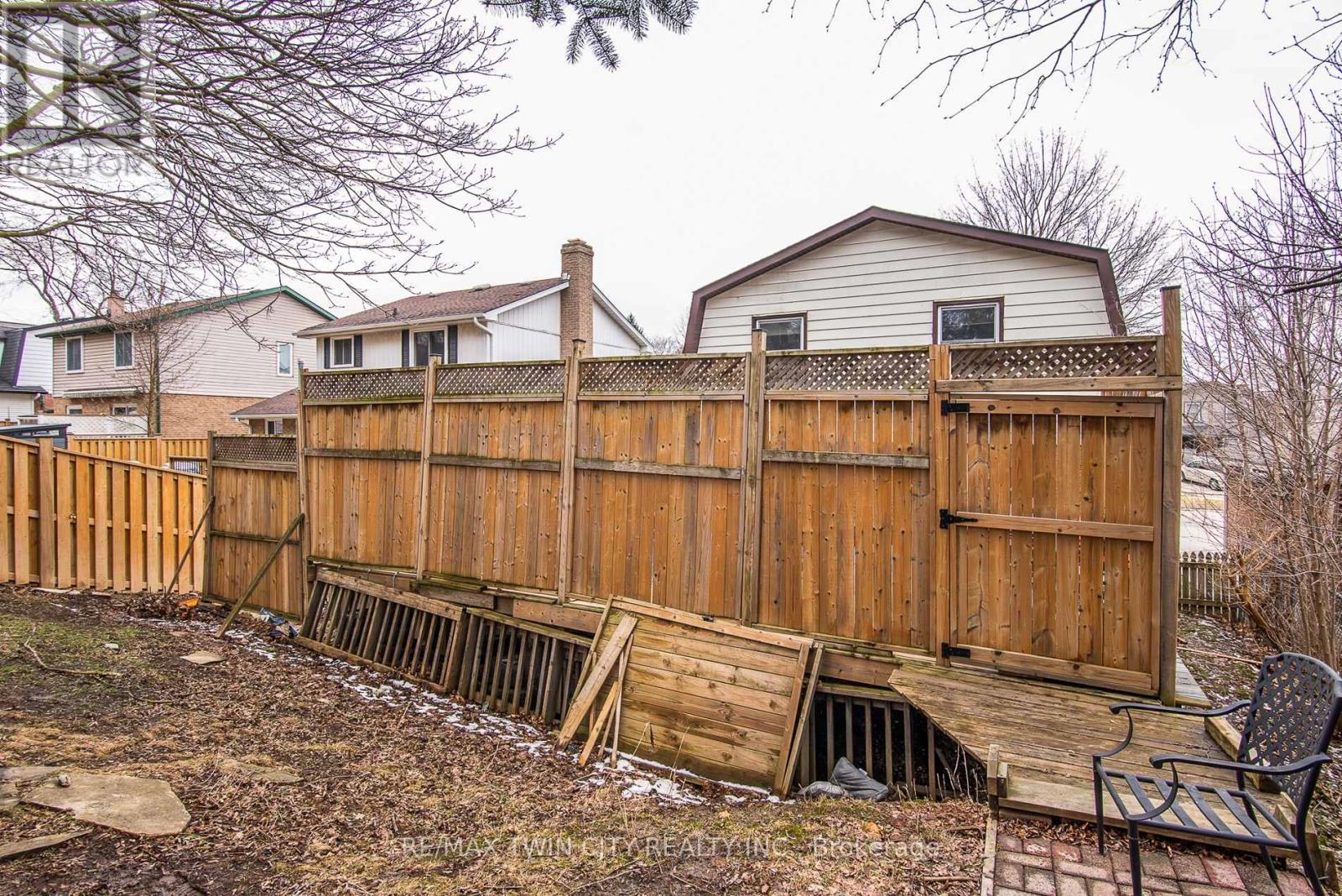 135 Vintage Crescent, Kitchener, Ontario  N2P 1L1 - Photo 44 - X12965512