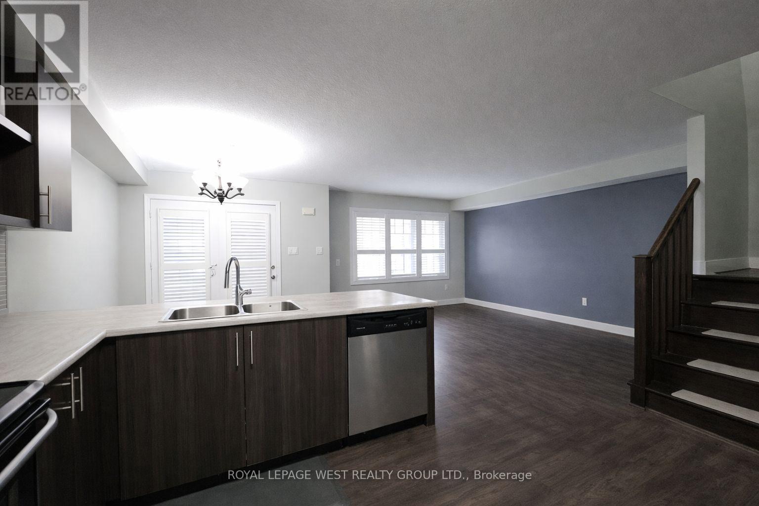 22 Sherway Street, Hamilton, Ontario  L8J 0J4 - Photo 5 - X12965516