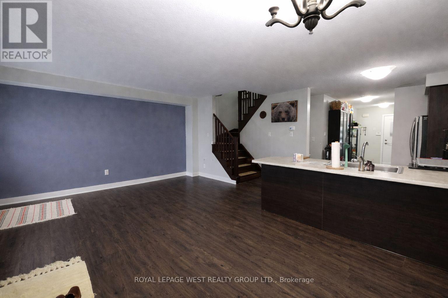 22 Sherway Street, Hamilton, Ontario  L8J 0J4 - Photo 6 - X12965516