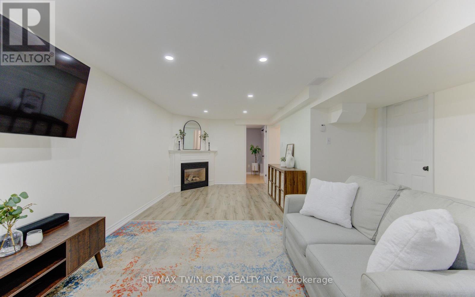 414 Woods Lane, Cambridge, Ontario  N3H 5J4 - Photo 18 - X12965542