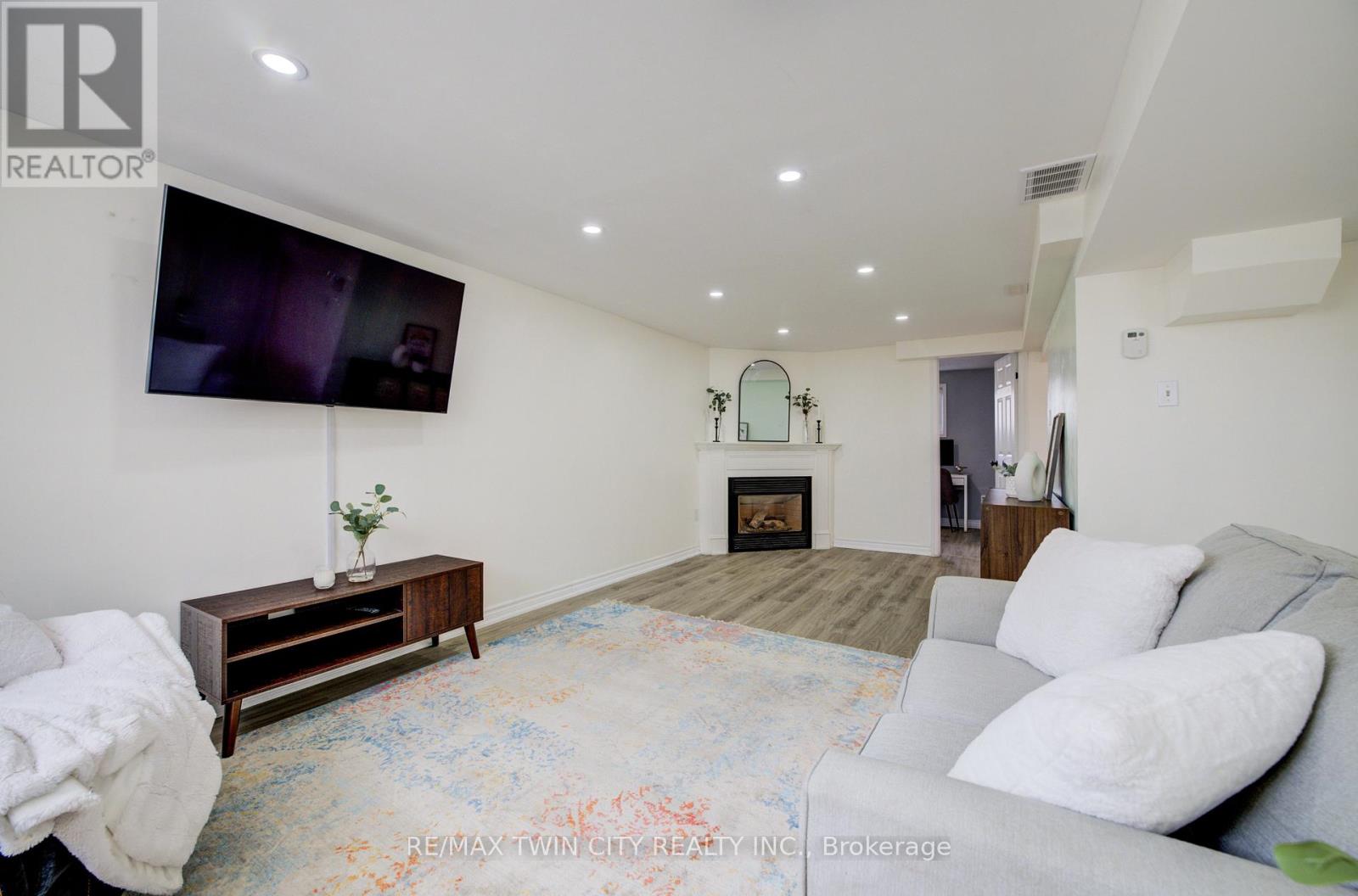 414 Woods Lane, Cambridge, Ontario  N3H 5J4 - Photo 19 - X12965542