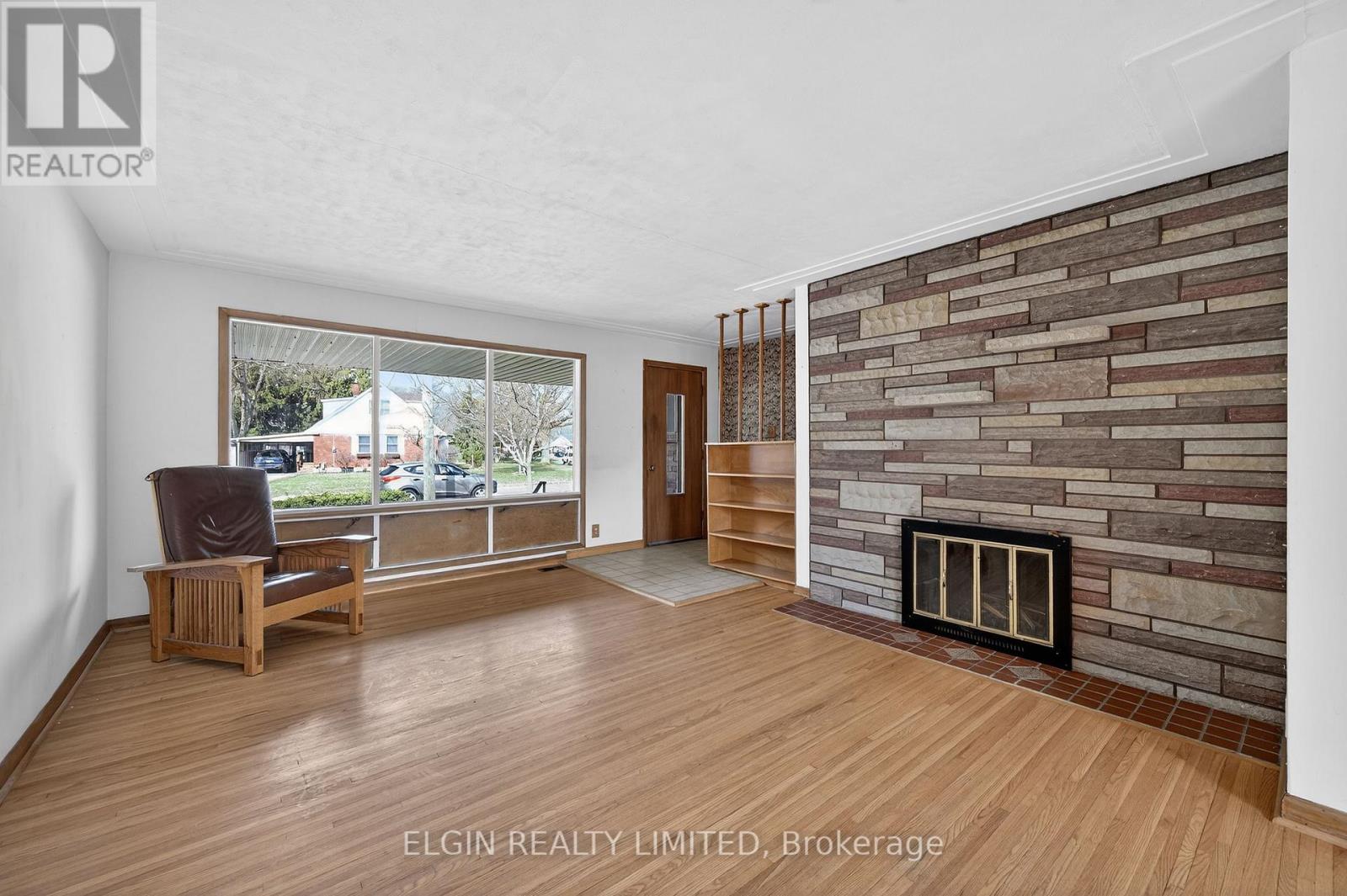 8 Ermatinger Street, St. Thomas, Ontario  N5R 4K4 - Photo 10 - X12965644