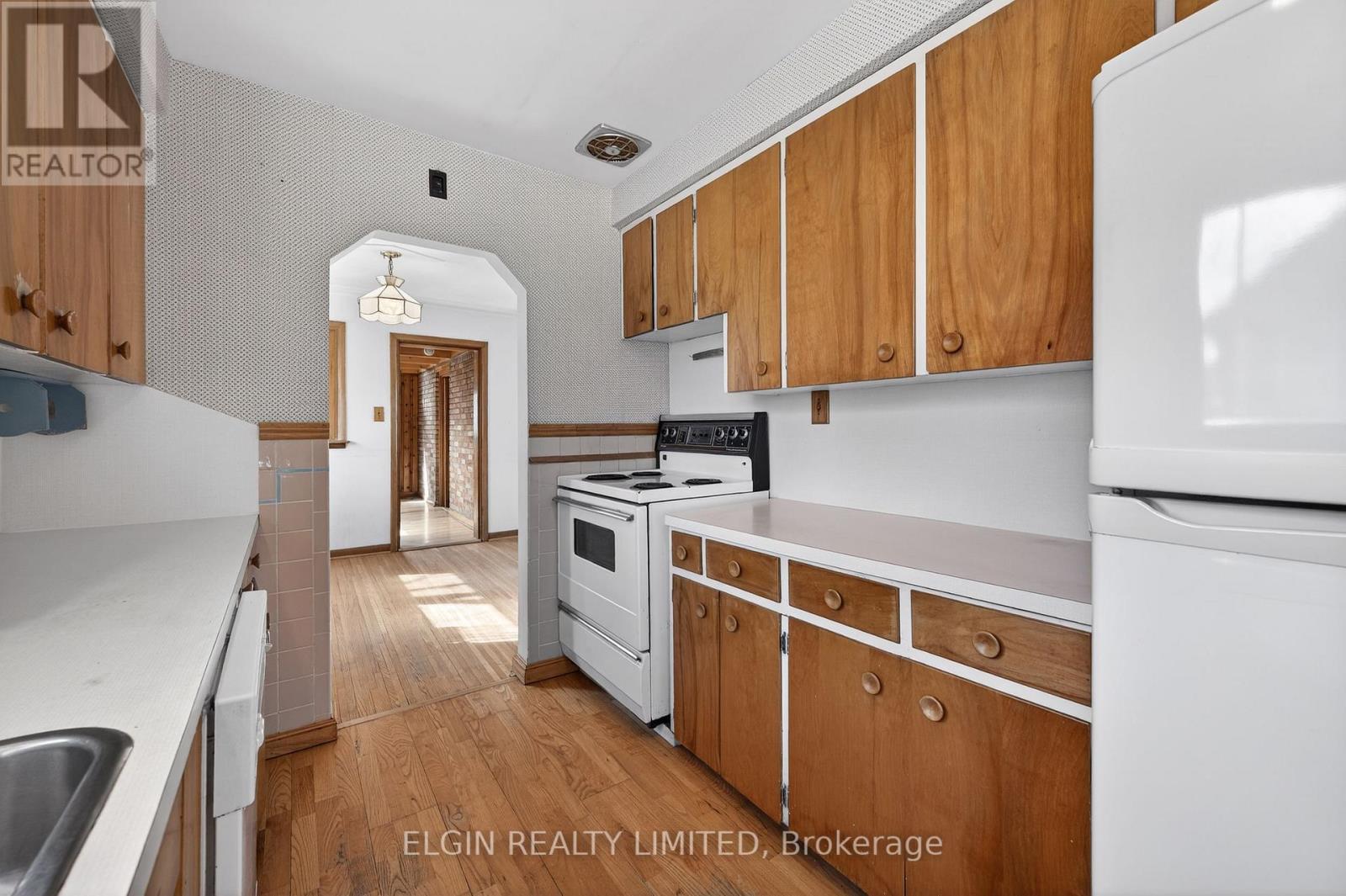 8 Ermatinger Street, St. Thomas, Ontario  N5R 4K4 - Photo 12 - X12965644