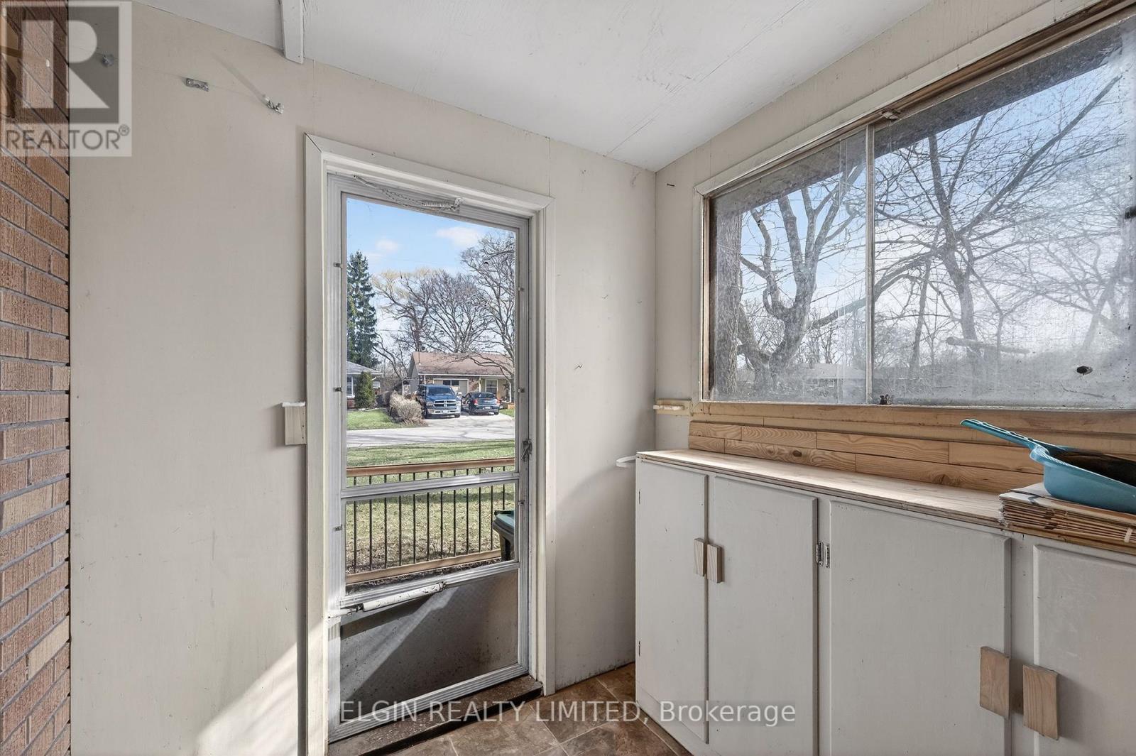 8 Ermatinger Street, St. Thomas, Ontario  N5R 4K4 - Photo 15 - X12965644