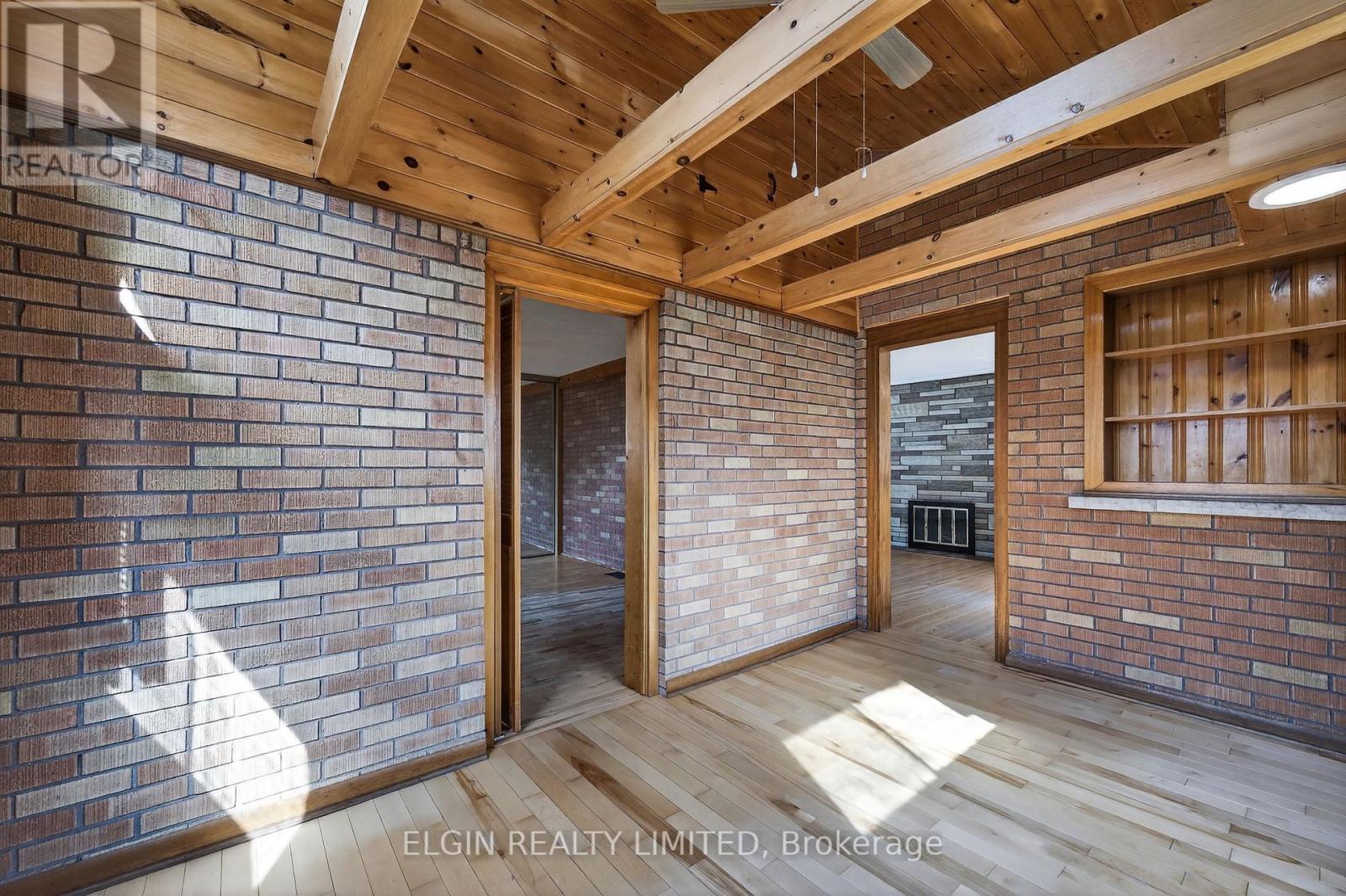 8 Ermatinger Street, St. Thomas, Ontario  N5R 4K4 - Photo 17 - X12965644