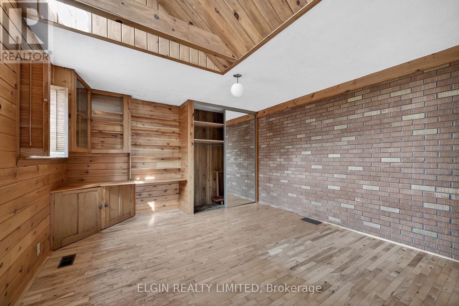 8 Ermatinger Street, St. Thomas, Ontario  N5R 4K4 - Photo 18 - X12965644